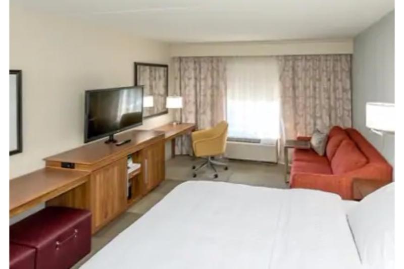Hampton 3*